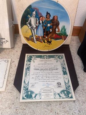 COLLECTORS PLATES WITH CERTIFICATES OF AUTHENTICITY