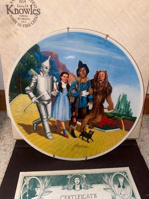 COLLECTORS PLATES WITH CERTIFICATES OF AUTHENTICITY