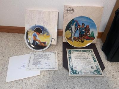 COLLECTORS PLATES WITH CERTIFICATES OF AUTHENTICITY