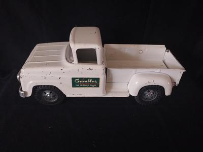 VINTAGE GAMBLES PICKUP TRUCK