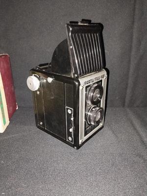 SPARTUS FULL-VUE ANTIQUE CAMERA WITH BOX