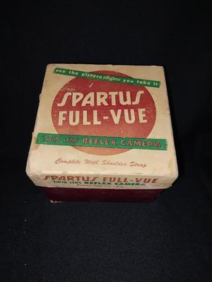SPARTUS FULL-VUE ANTIQUE CAMERA WITH BOX