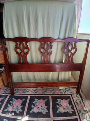 Vintage Kindel Oxford Chippendale full sized bed / Headboard / Footboard with side rails