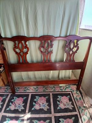 Vintage Kindel Oxford Chippendale full sized bed / Headboard / Footboard with side rails