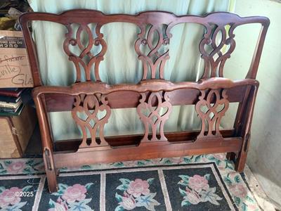 Vintage Kindel Oxford Chippendale full sized bed / Headboard / Footboard with side rails