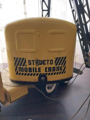 STRUCTO MOBILE CRANE