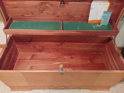 VERY NICE LANE CEDAR HOPE CHEST WITH KEYS