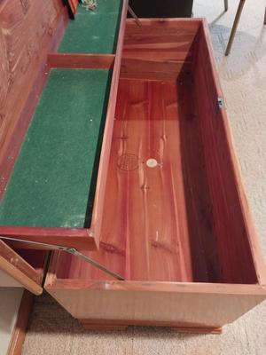 VERY NICE LANE CEDAR HOPE CHEST WITH KEYS