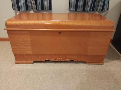 VERY NICE LANE CEDAR HOPE CHEST WITH KEYS