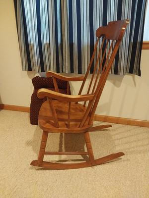 VINTAGE WOODEN ROCKER