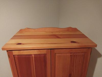 WOODEN CHEST OF DRAWERS