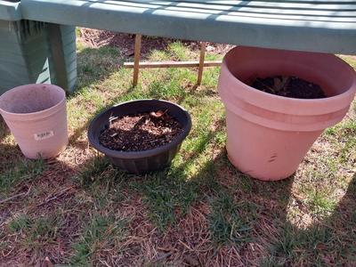 RESIN FLOWERPOT BENCH