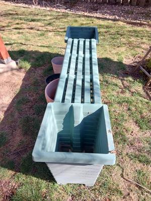 RESIN FLOWERPOT BENCH