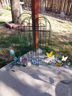 METAL WALL HUNG BUTTERFLIES-METAL FENCING AND BIRD FEEDER