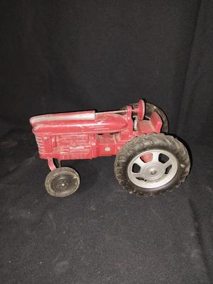 TRU-SCALE TRACTOR-WAGON AND ACCESORY