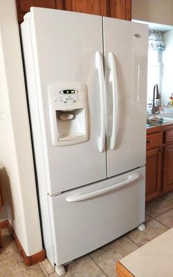 MAYTAG FRENCH DOOR REFRIGERATOR WITH EXTERNAL ICE/WATER DISPENSER