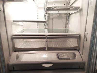 MAYTAG FRENCH DOOR REFRIGERATOR WITH EXTERNAL ICE/WATER DISPENSER