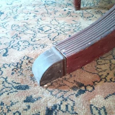 LOT 4: Georgian-Style Dining Room Table (Built-In Leaf) with (6) Chairs