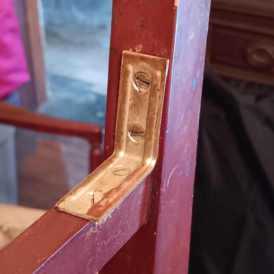 LOT 4: Georgian-Style Dining Room Table (Built-In Leaf) with (6) Chairs