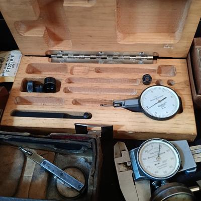 LOT 7: Kennedy 8-Drawer Machinist Tool Chest and 2-Drawer Riser with Tools