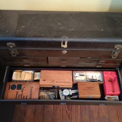 LOT 7: Kennedy 8-Drawer Machinist Tool Chest and 2-Drawer Riser with Tools