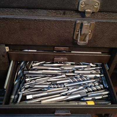 LOT 7: Kennedy 8-Drawer Machinist Tool Chest and 2-Drawer Riser with Tools