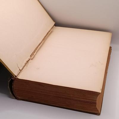 LOT 9: Smithsonian Institution 2-Volume Set Handbook of American Indians 1907 and 1910