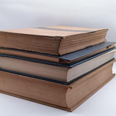 LOT 16: W.M. Welch Scientific Co. Sextant Model 3536, Bowditch's 1934 American Practical Navigator & More