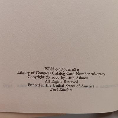 LOT 20: Ray Bradbury's 1953 Fahrenheit 451, Heinlein's 1961 Stranger in a Strange Land, Pratchett's 1981 Strata & More