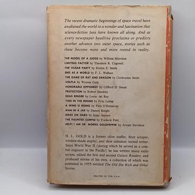 LOT 194: Galaxy Science Fiction 1952 Editions w/ The 3rd and 4th Galaxy Reader & The 1972 Annual World's Best SF