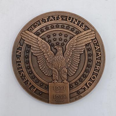 LOT 196: Set of 6) Metal Presidential Memorial and Peace Medallions