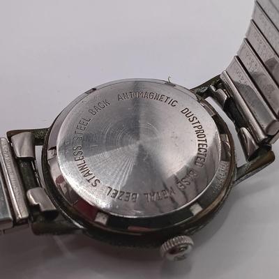 LOT 203: Bestfit System #495 of Spring Bars with (3) Watches