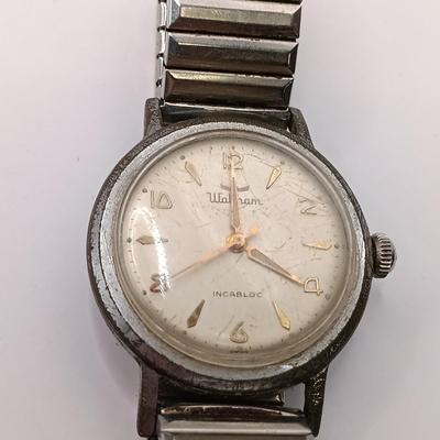 LOT 203: Bestfit System #495 of Spring Bars with (3) Watches