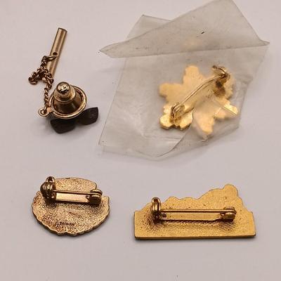 LOT 206: Mens and Misc. Lot