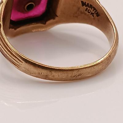LOT 207: 4.2g Martin 10k Vintage Class Ring sz. 5.5