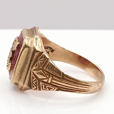 LOT 207: 4.2g Martin 10k Vintage Class Ring sz. 5.5