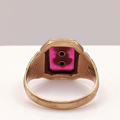 LOT 207: 4.2g Martin 10k Vintage Class Ring sz. 5.5