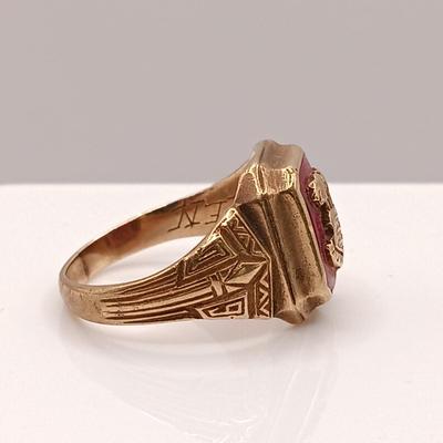 LOT 207: 4.2g Martin 10k Vintage Class Ring sz. 5.5