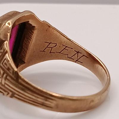 LOT 207: 4.2g Martin 10k Vintage Class Ring sz. 5.5