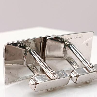 LOT 208: Anson Sterling Front Cufflinks 9.1gtw and 3.9g Sterling Leo Horoscope Charm