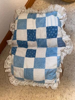WICKER SERVING TRAYS AND A VTG PICNIC BASKET