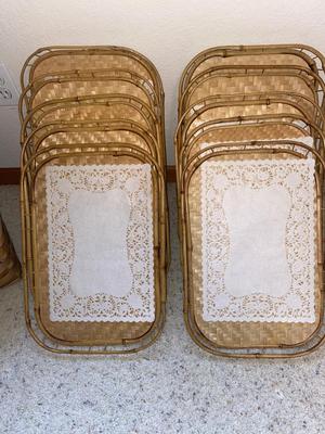 WICKER SERVING TRAYS AND A VTG PICNIC BASKET