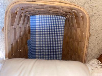 WICKER SERVING TRAYS AND A VTG PICNIC BASKET
