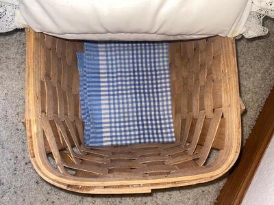 WICKER SERVING TRAYS AND A VTG PICNIC BASKET