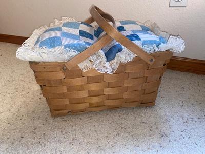 WICKER SERVING TRAYS AND A VTG PICNIC BASKET