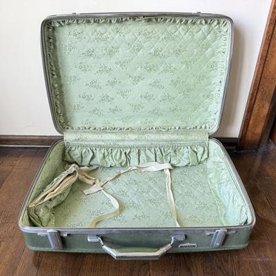 LOT 45D: Vintage Luggage: 1950s West Germany Hat Box Suitcase & 1960s Hard Shell American Tourister Suitcases in Green & Yellow
