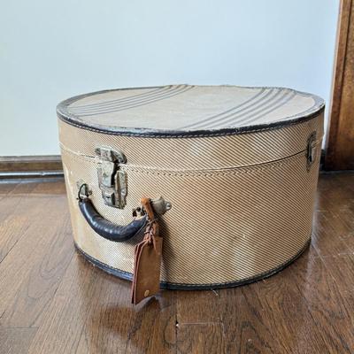 LOT 45D: Vintage Luggage: 1950s West Germany Hat Box Suitcase & 1960s Hard Shell American Tourister Suitcases in Green & Yellow