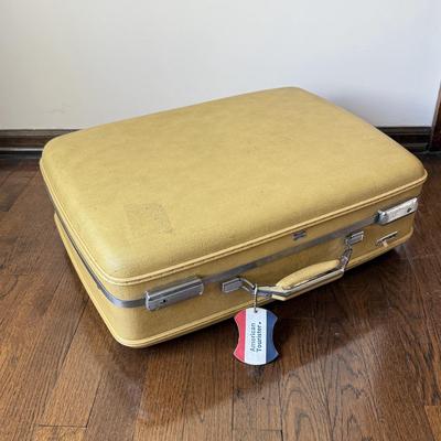 LOT 45D: Vintage Luggage: 1950s West Germany Hat Box Suitcase & 1960s Hard Shell American Tourister Suitcases in Green & Yellow