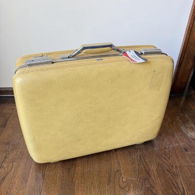 LOT 45D: Vintage Luggage: 1950s West Germany Hat Box Suitcase & 1960s Hard Shell American Tourister Suitcases in Green & Yellow