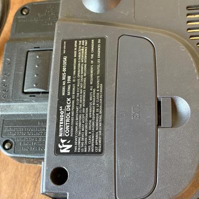 LOT 114F: Nintendo NES Control Deck Model NES-001 w/ 3 Model NES-004 Controllers & Nintendo 64 Control Deck NVS-001